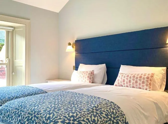 The Glen House Дом отдыха *